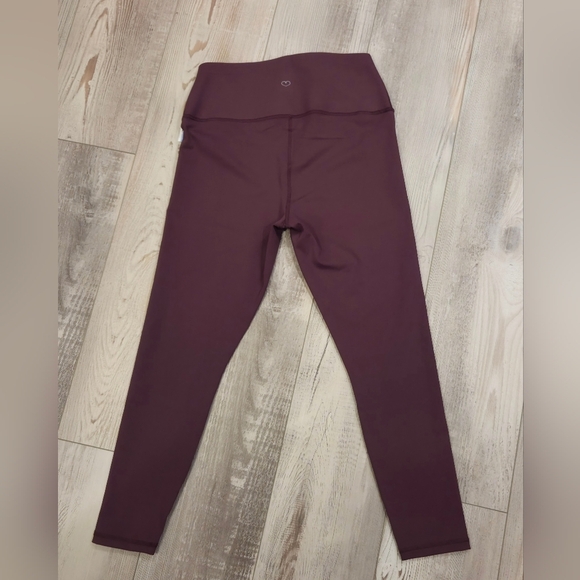 Yogalicious Bootyful Deep Purple High-Waist Leggings With Butt Lift - Picture 6 of 10